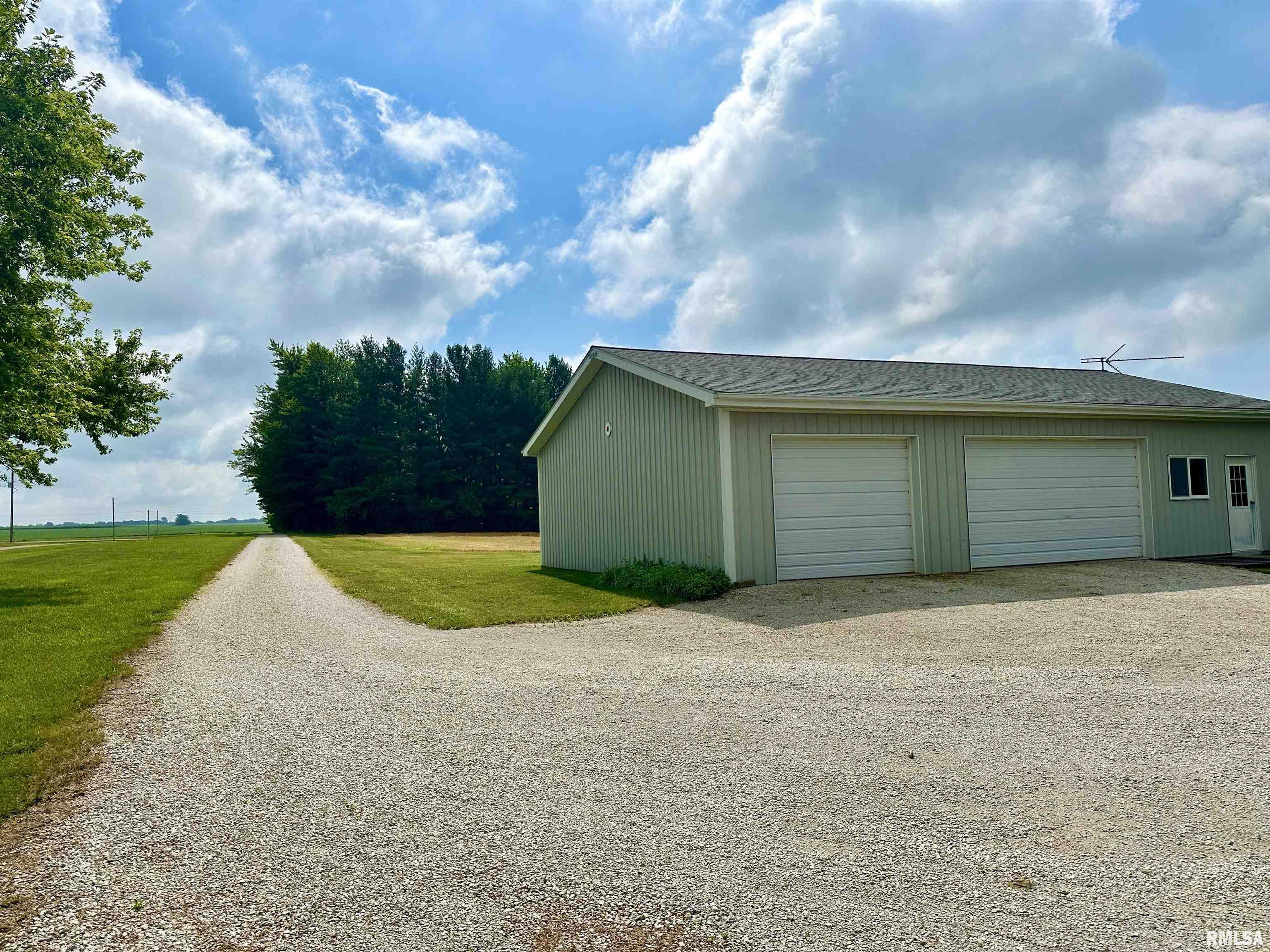 Property Photo:  295 County Highway 8 Highway  IL 61729 
