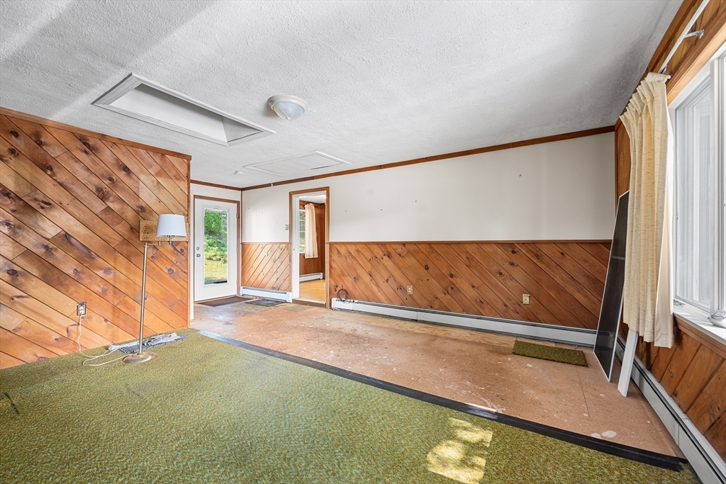 Property Photo:  2 Curwen Rd  MA 01960 