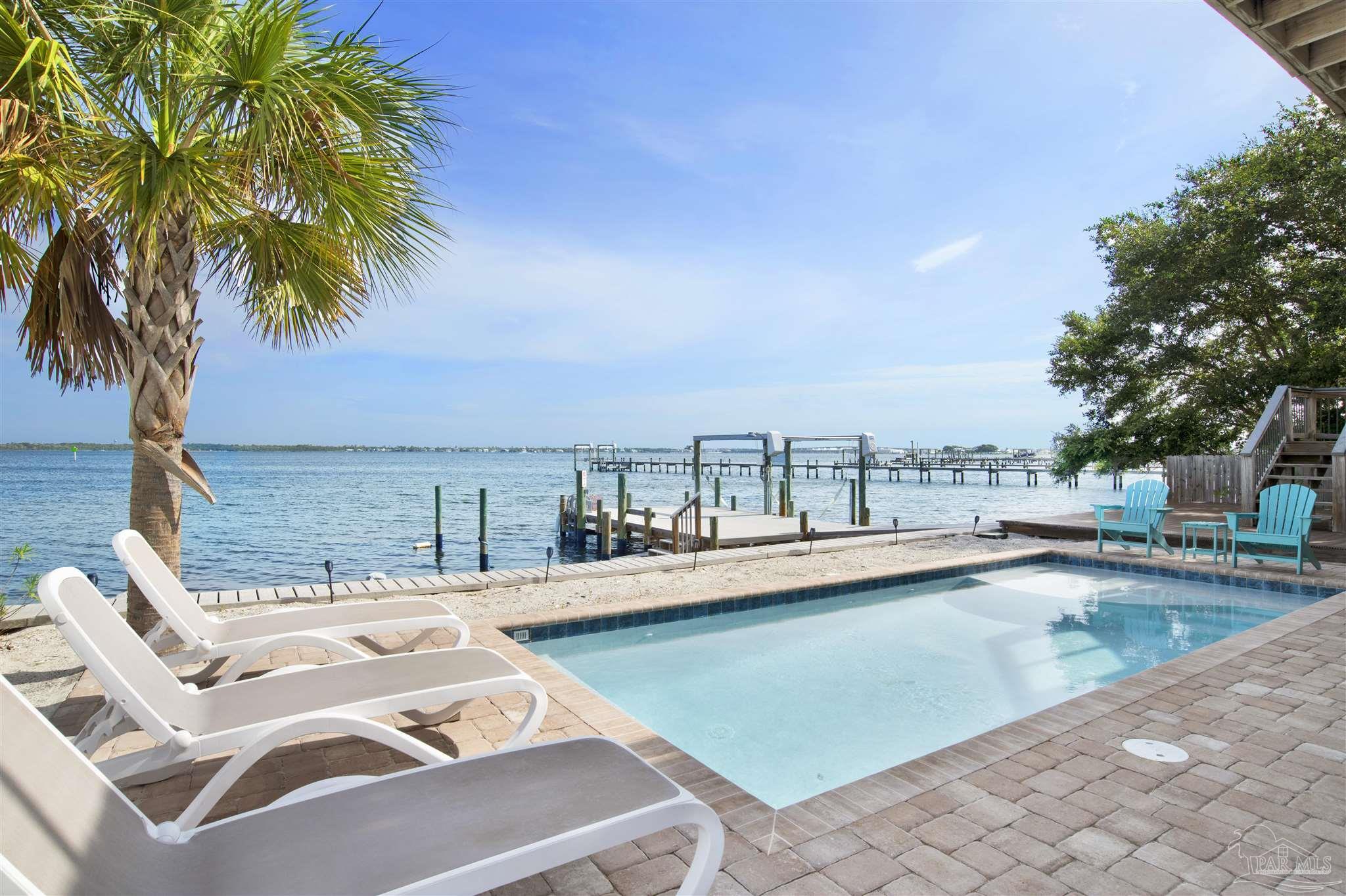 Property Photo: 129 Le Port Dr FL 32561