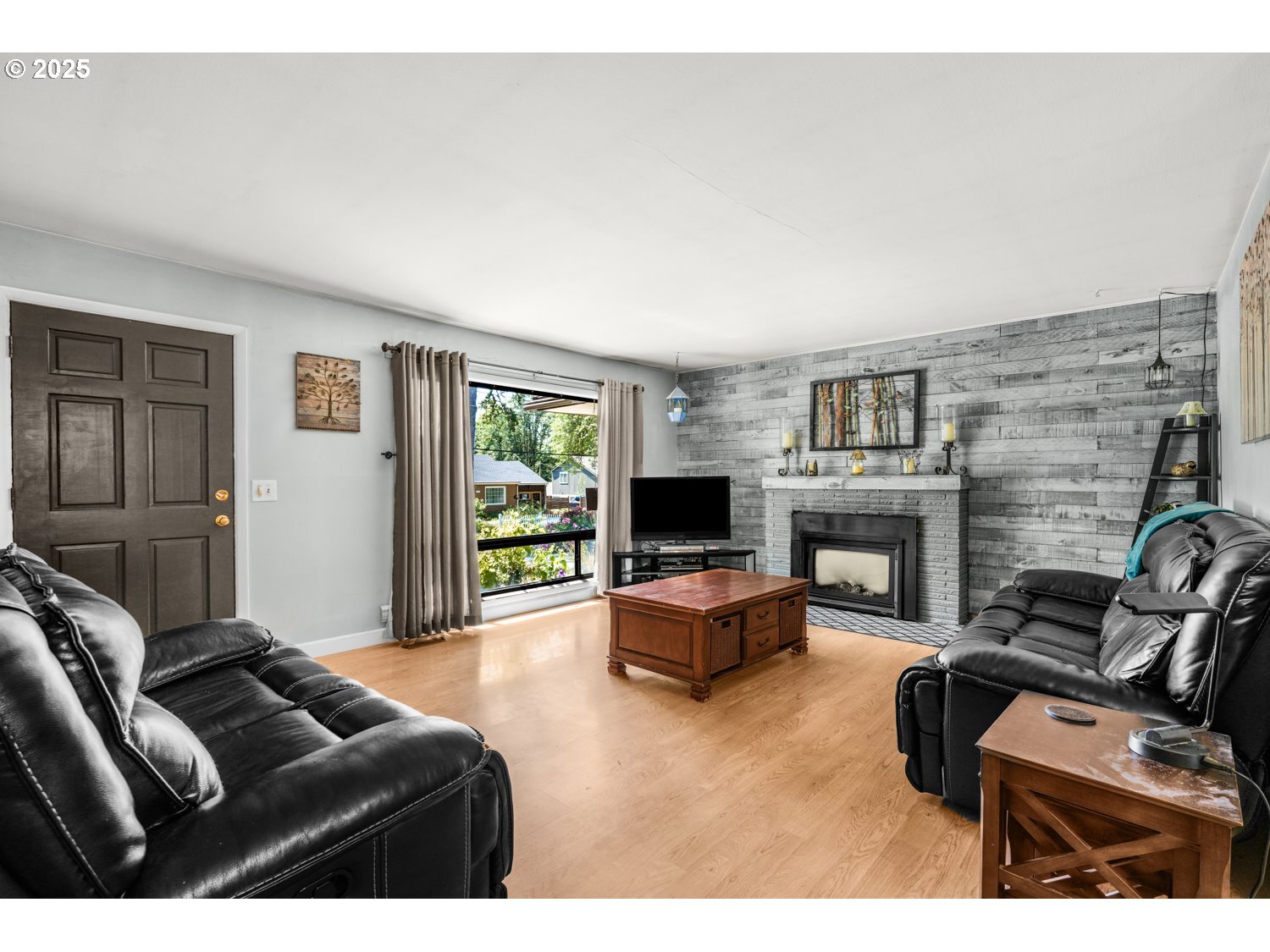 Property Photo: 3227 SE Westview Ave OR 97267