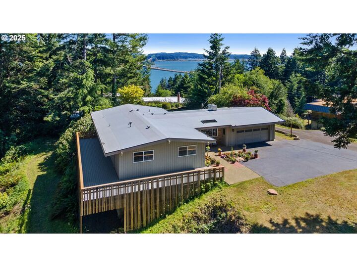 67315 Fern Ln  North Bend OR 97459 photo