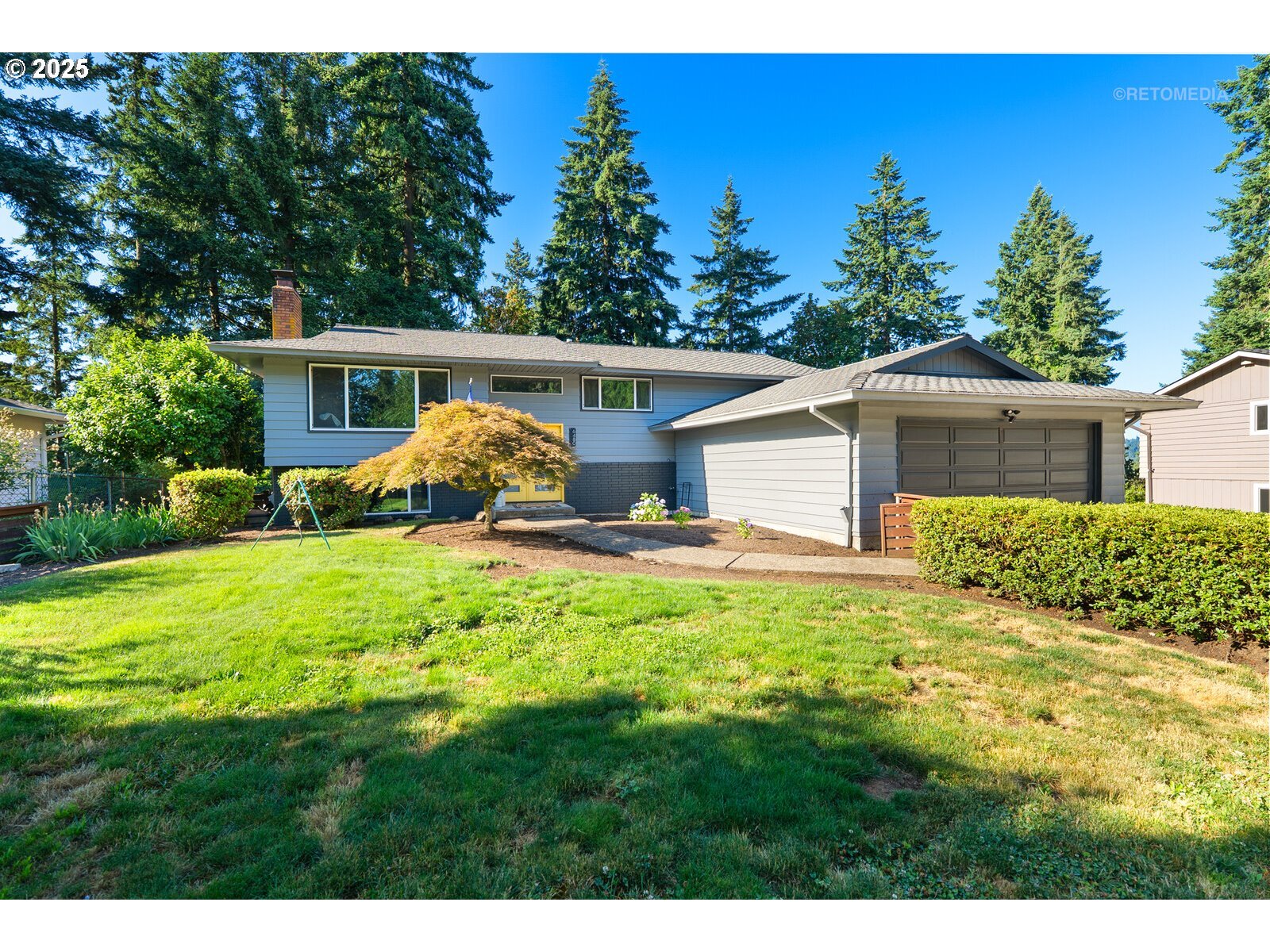 Property Photo: 6480 Chessington Ln OR 97027