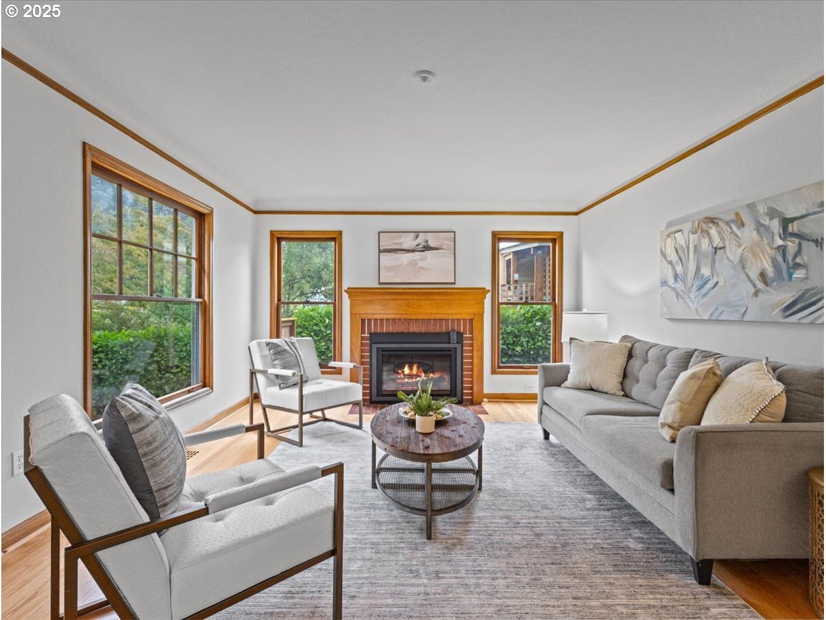 Property Photo:  4124 SE Franklin St  OR 97202 