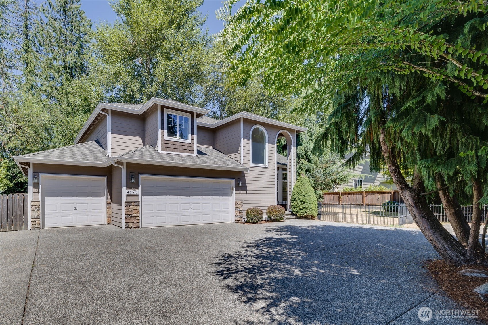 Property Photo:  4125  141st Street SE  WA 98012 