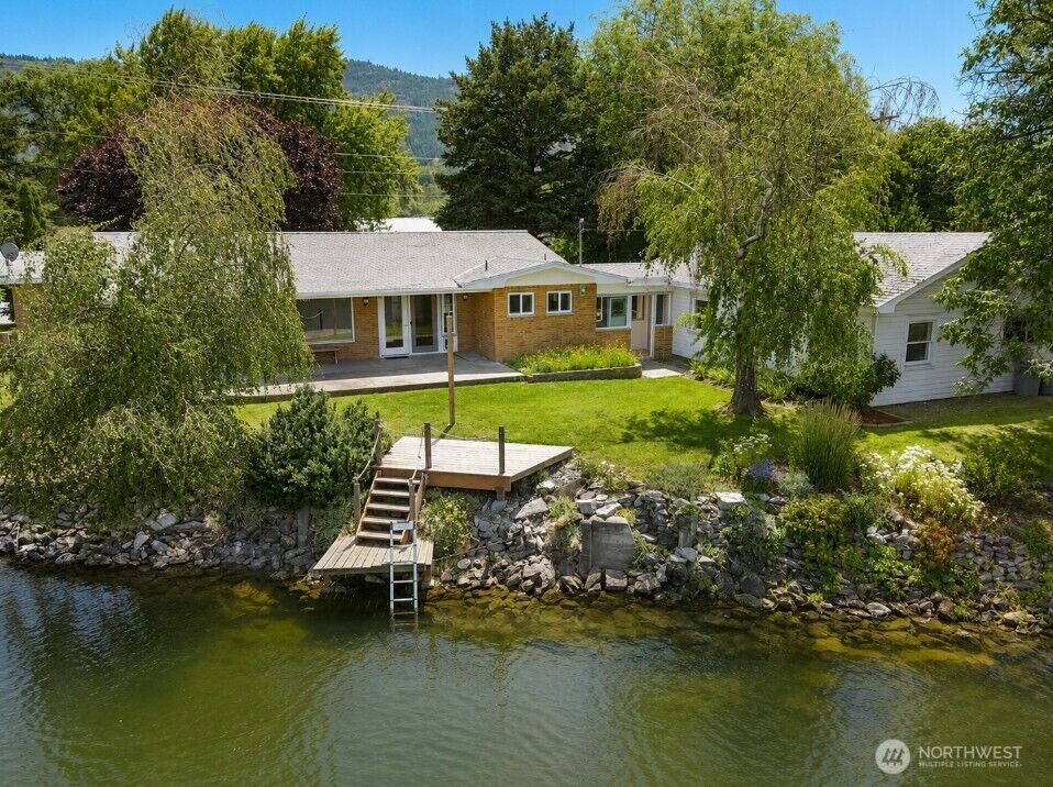 Property Photo: 1616 Cherry Street WA 98844