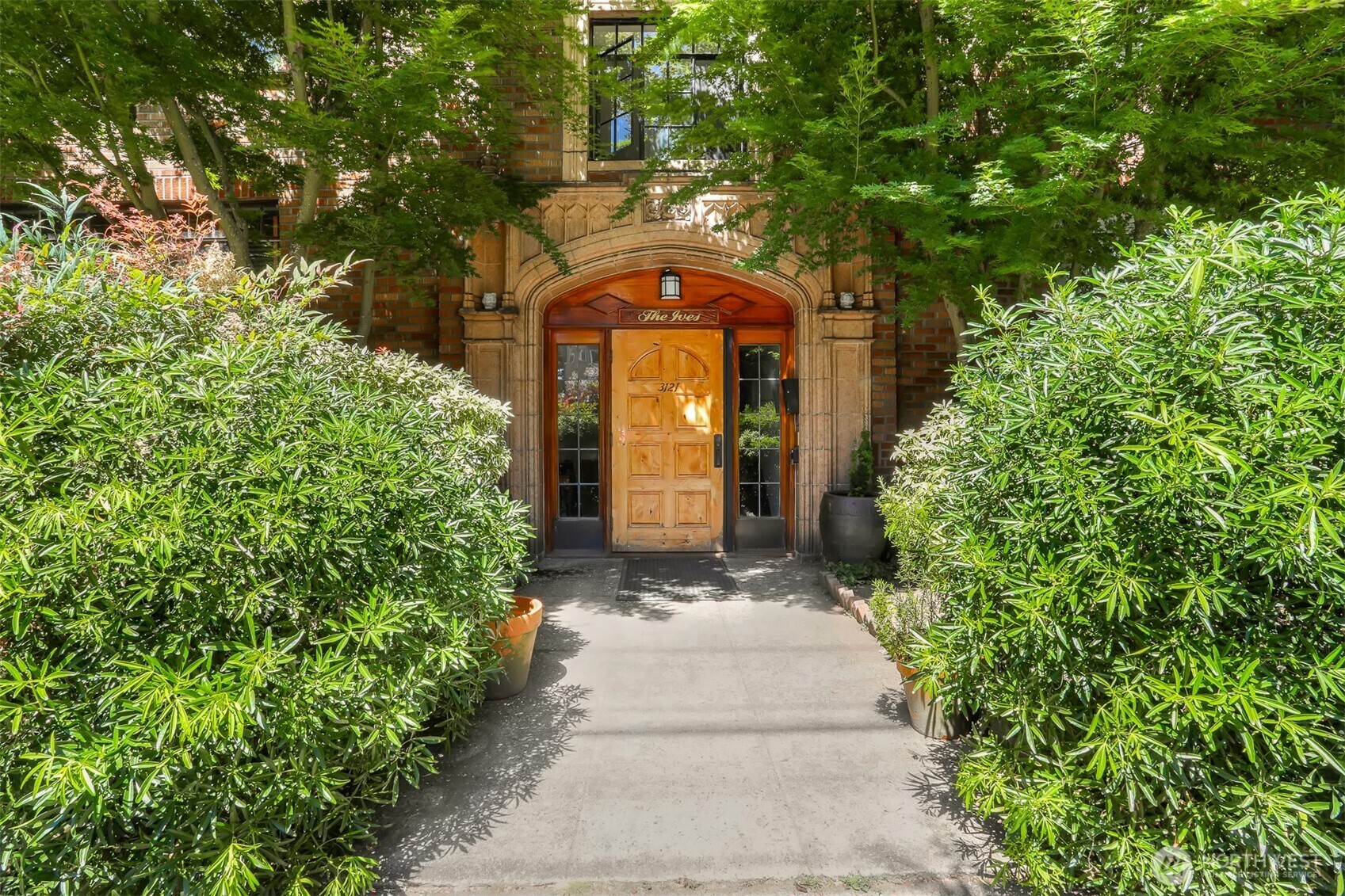 3121  Franklin Avenue E 24  Seattle WA 98102 photo