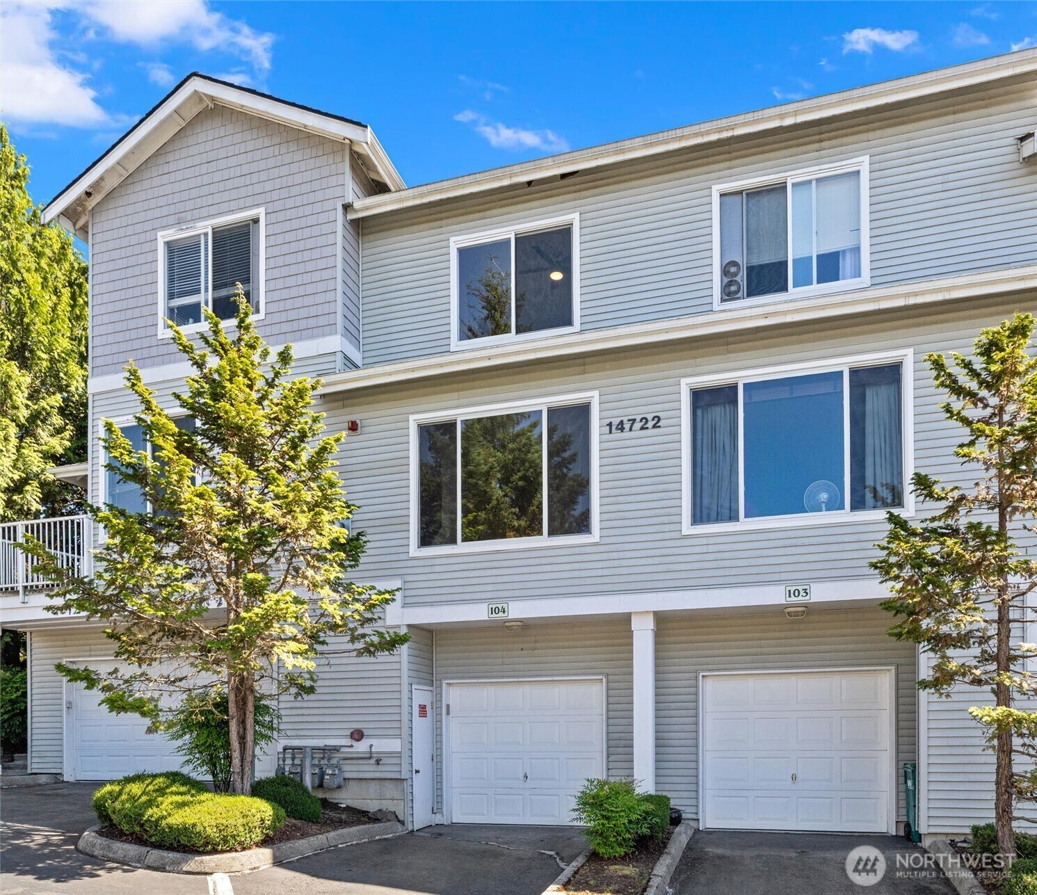 Property Photo: 14722 1st Lane NE 104 WA 98019