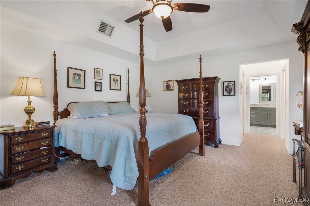 Property Photo:  828 E Savoy Street  FL 34461 