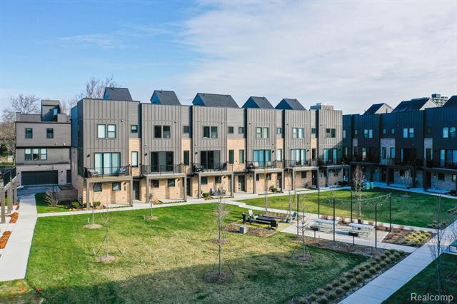 Property Photo: 1087 Hampton Circle 55 MI 48207