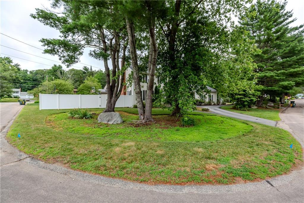 Property Photo:  11 Greenbrier Road  RI 02828 