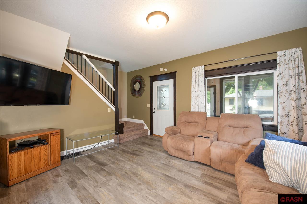 Property Photo: 517 E Elm Street MN 56001