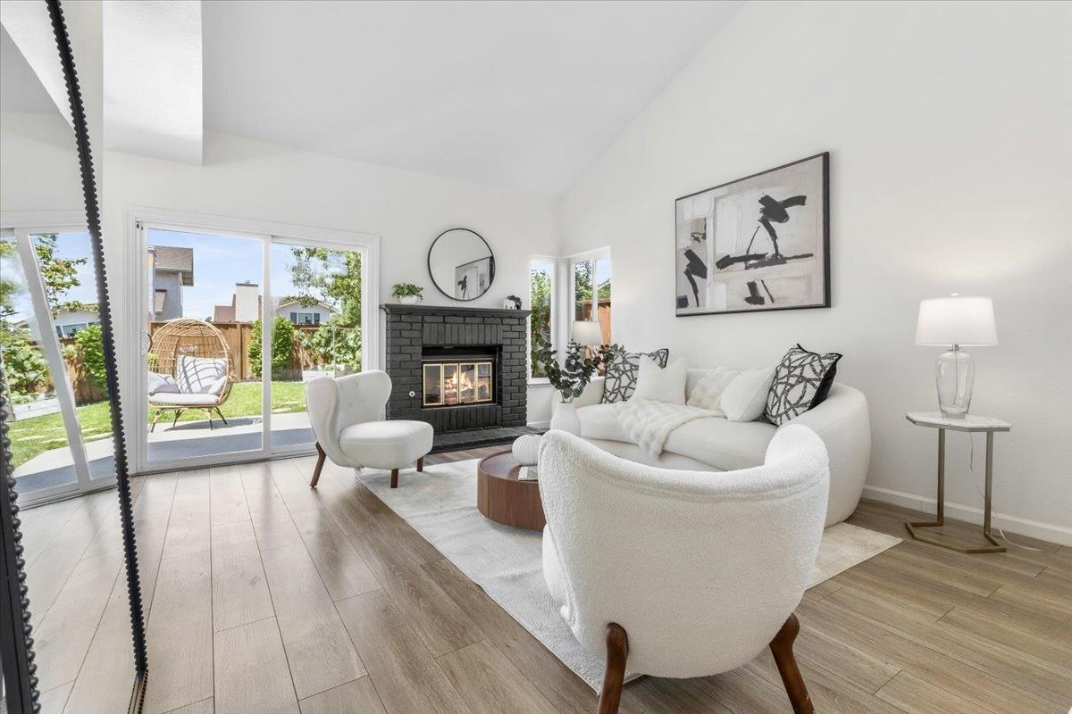 Property Photo: 885 Kiperash Court CA 95133