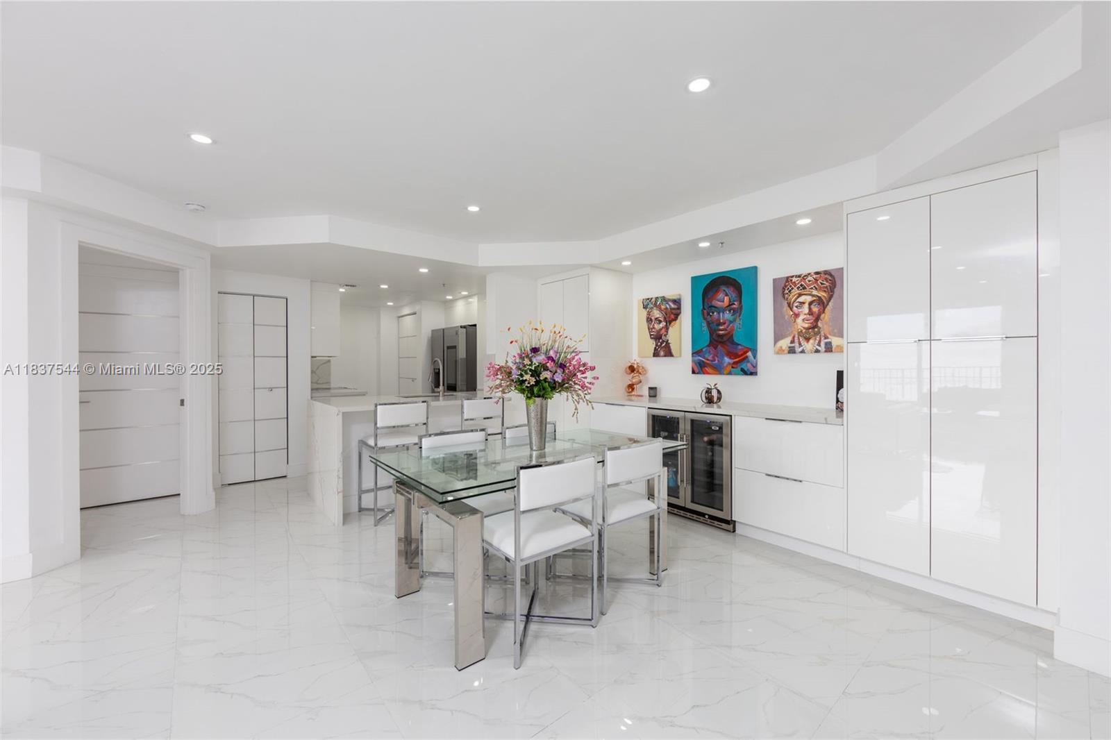 Property Photo: 701 Brickell Key Blvd 2011 FL 33131