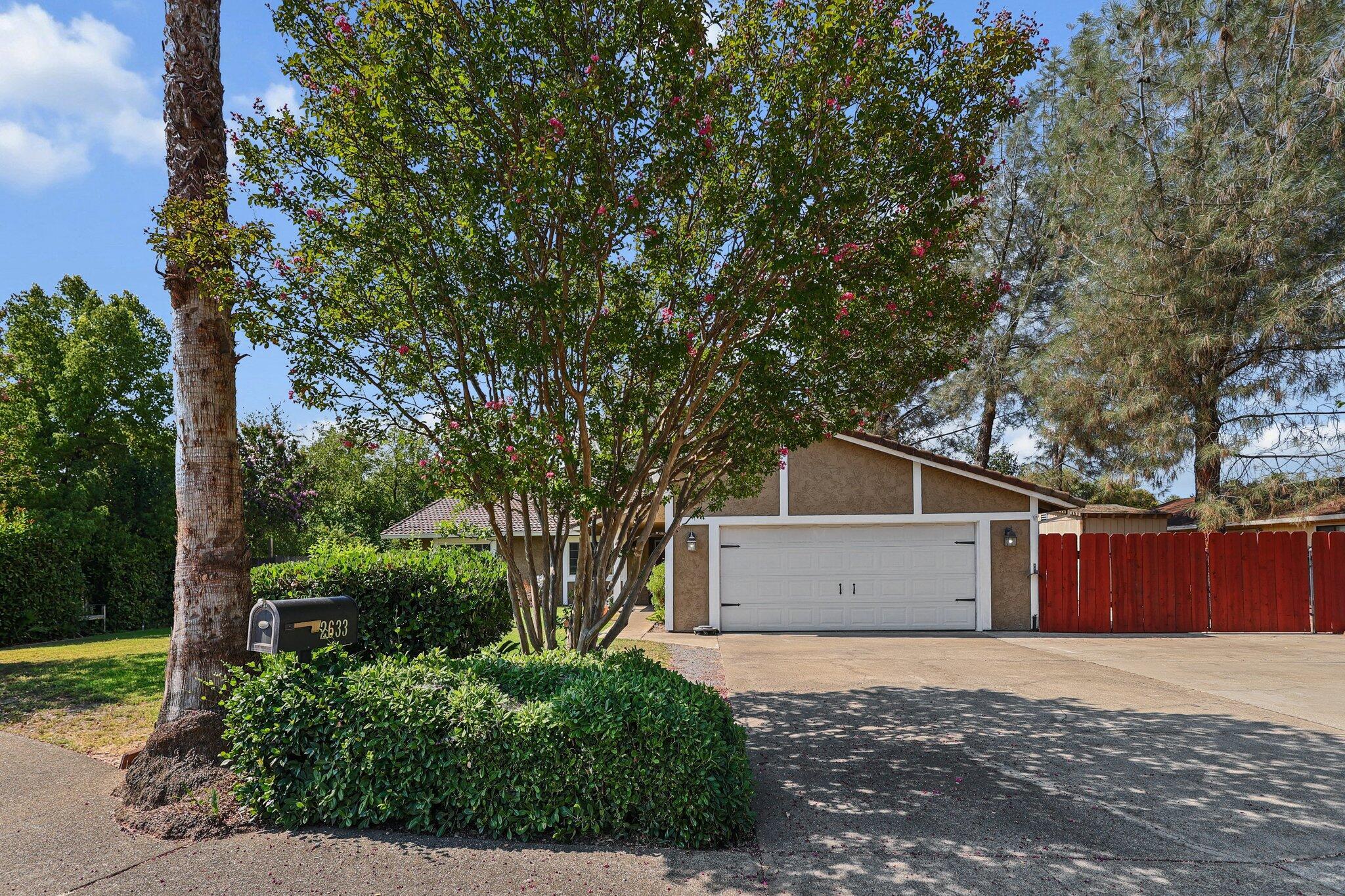 Property Photo: 2633 Forest Court CA 96002
