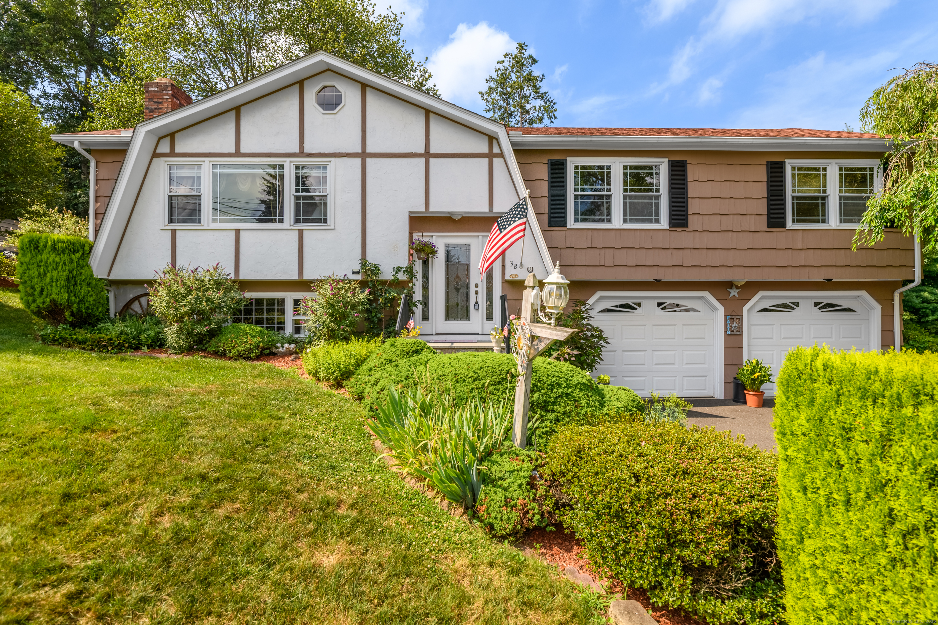 Property Photo:  38 Pine Street  CT 06611 