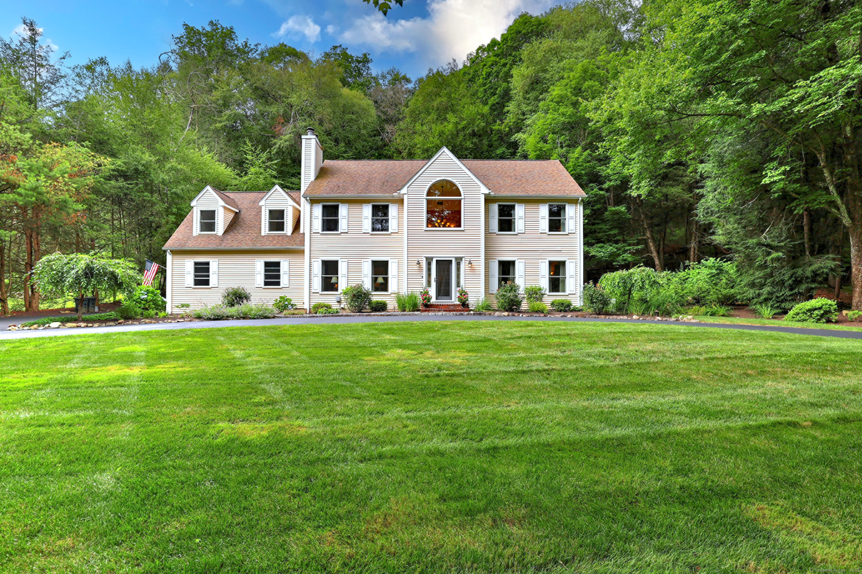 Property Photo: 11 Sweetbriar Lane CT 06482