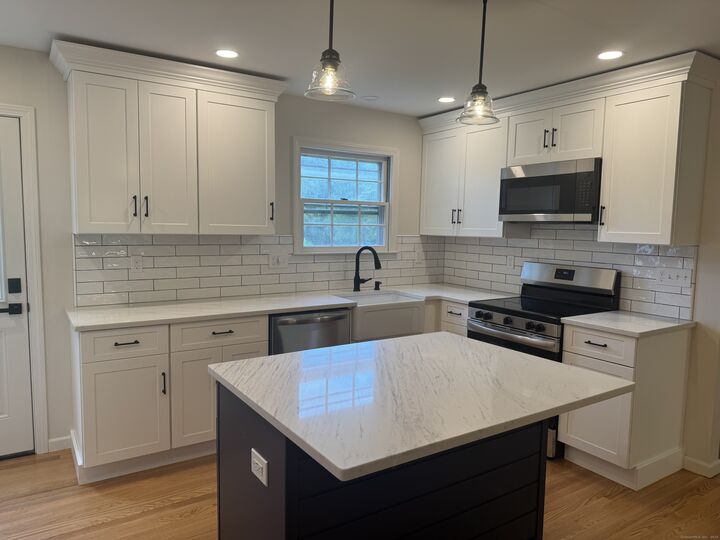 408 Hut Hill Road  Bridgewater CT 06752 photo