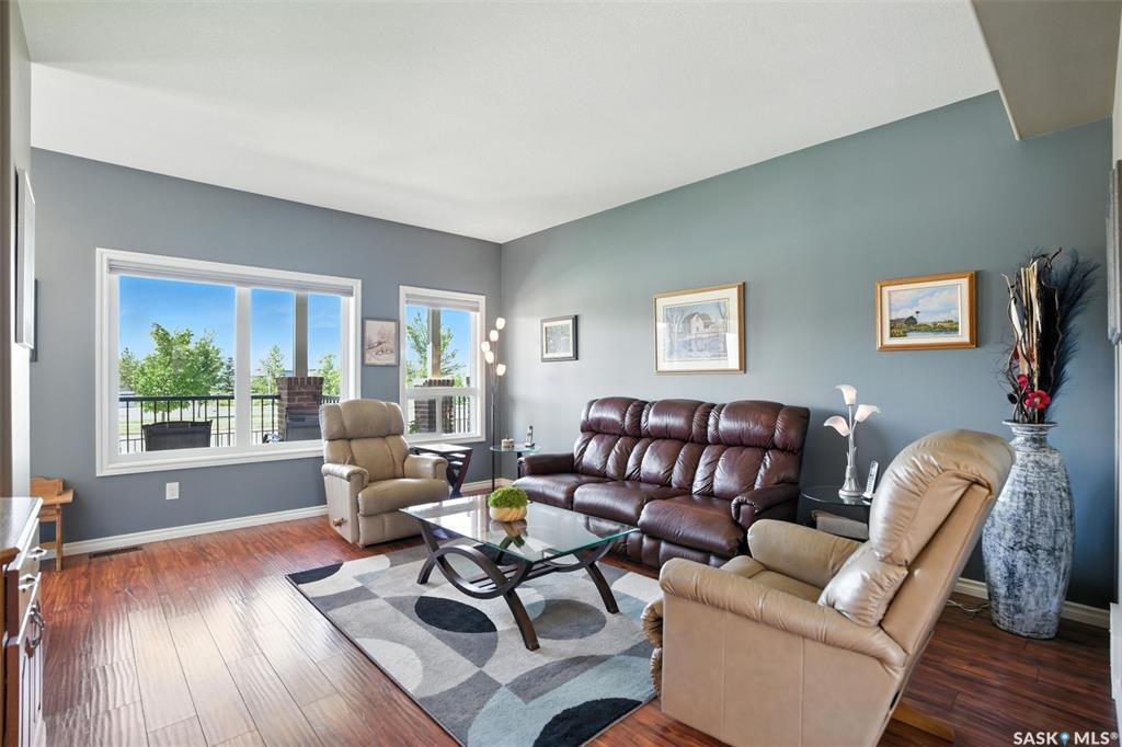 Property Photo: 836 Stensrud Road SK S7W 0M9
