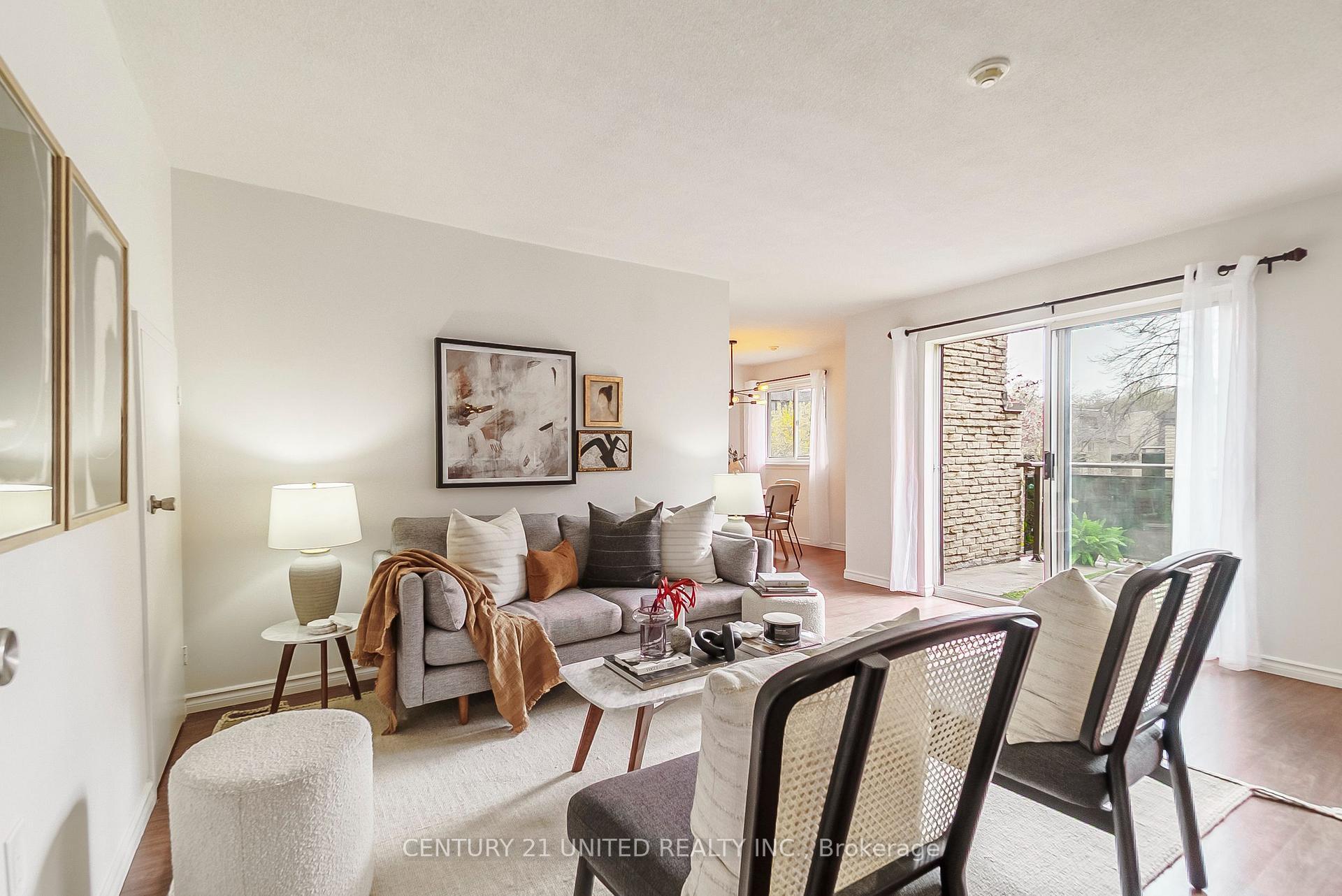 Photo de la propriété: 140 Ling Road 101 ON M1E 4V9