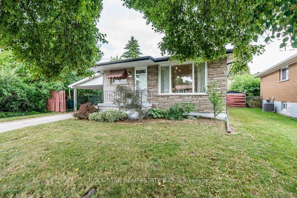 Property Photo:  25 Greeningdon Drive  ON L9A 3A8 