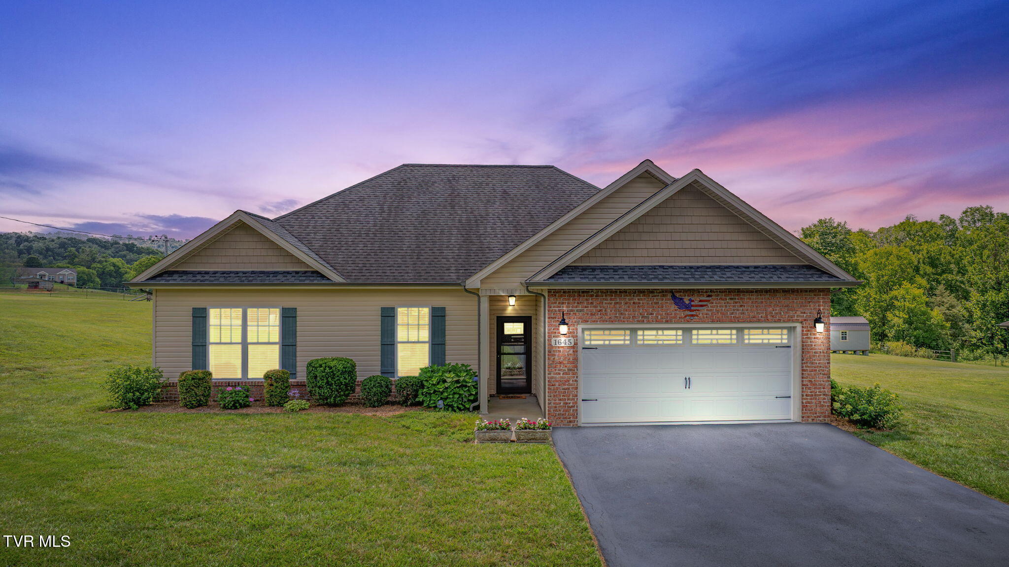 Property Photo: 1645 Old Stagecoach Road TN 37659
