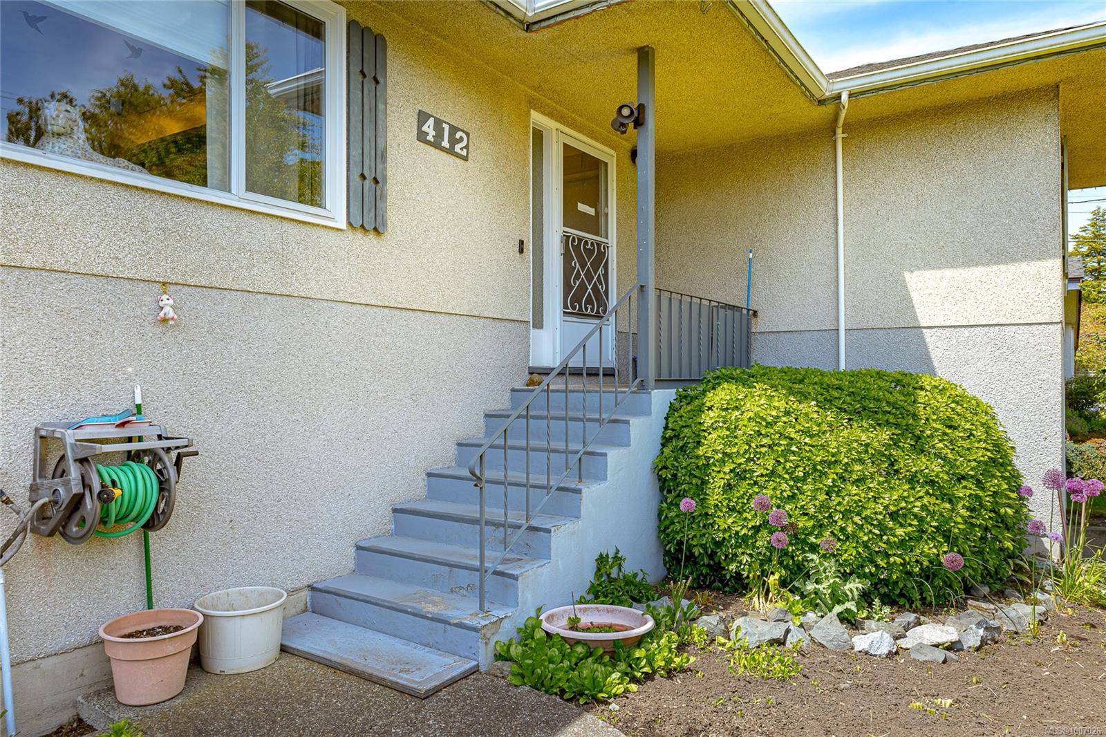 Property Photo: 412 St. Charles St BC V8S 3N5