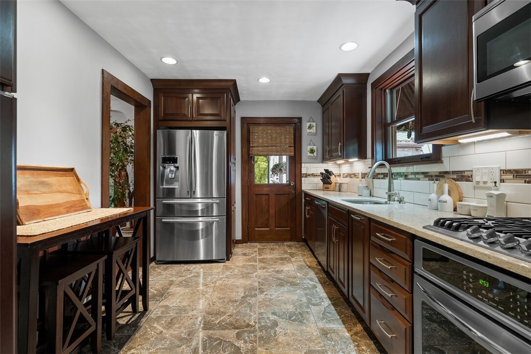 Property Photo: 5517 Gibson Rd PA 15044