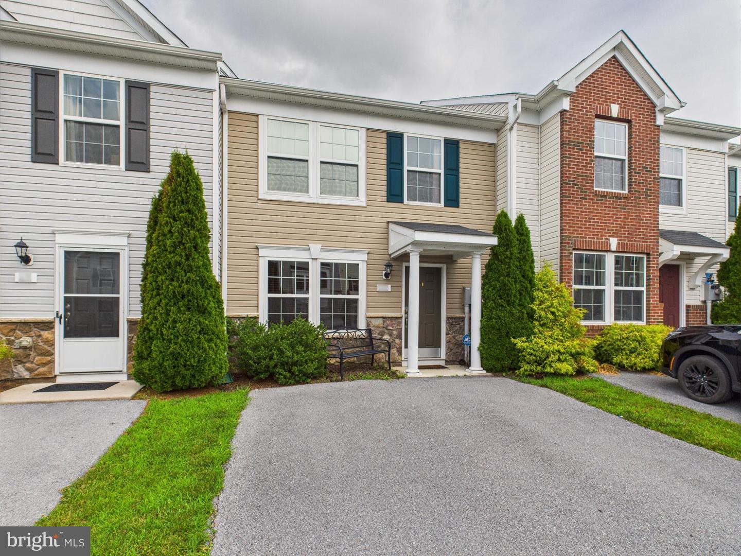 Property Photo: 73 Teakwood Drive WV 25404