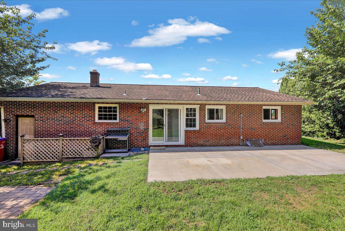 Property Photo: 383 S Turner Street PA 19526