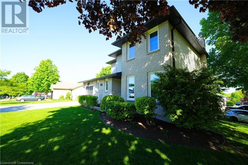 Property Photo:  204 Quinte Court  ON N2A 3K2 