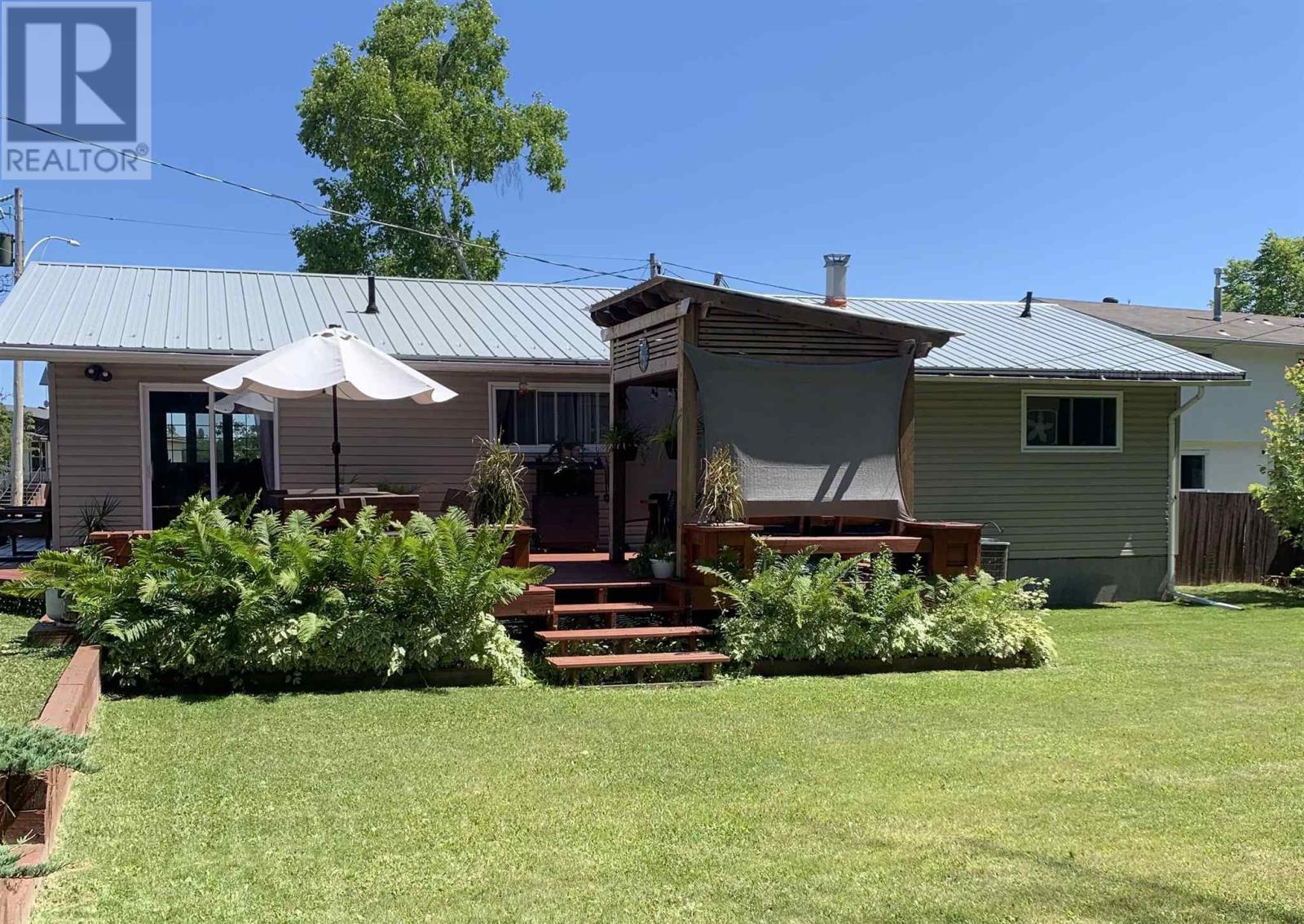 Property Photo: 21 Pine Street ON P0V 1T0