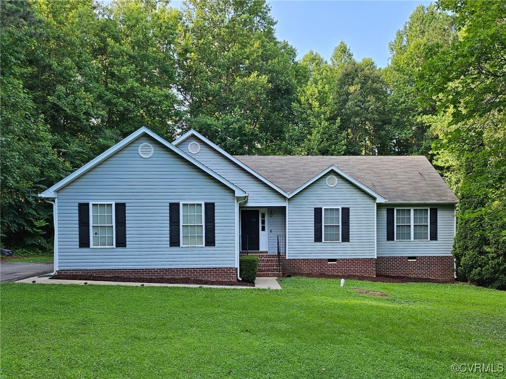 Property Photo: 4740 Old Williamsburg Road VA 23150