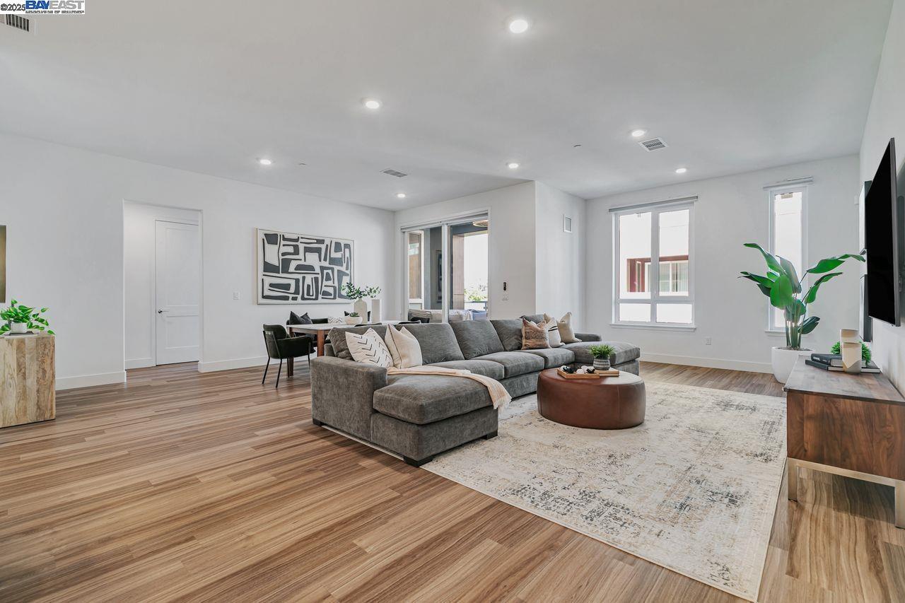 Property Photo: 2359 Halogen Cmn 209 CA 94539