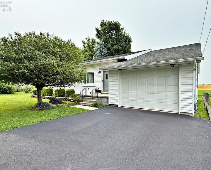 Property Photo:  41 W New Haven Street  OH 44818 