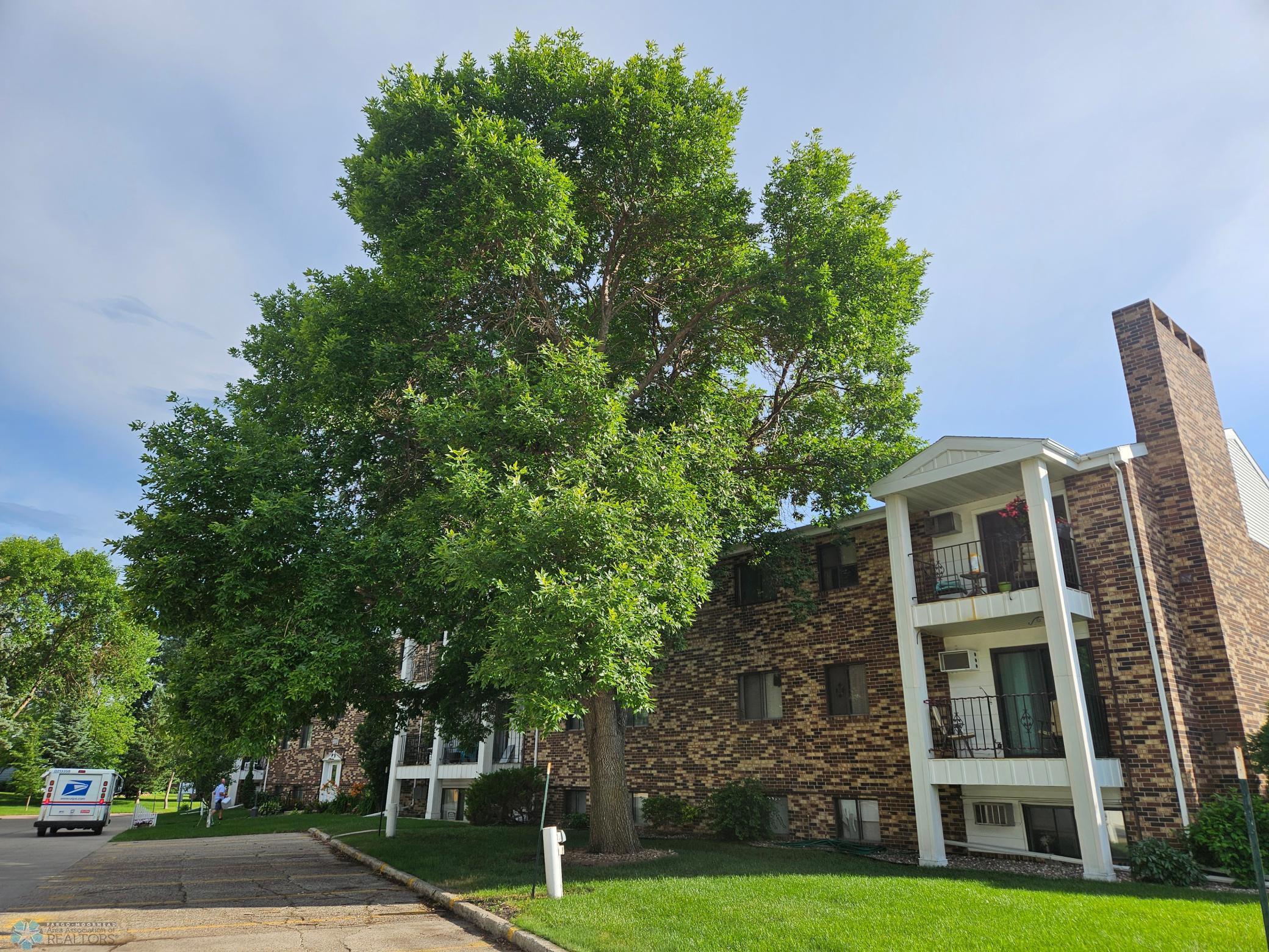 Property Photo: 311 Prairiewood Circle S ND 58103
