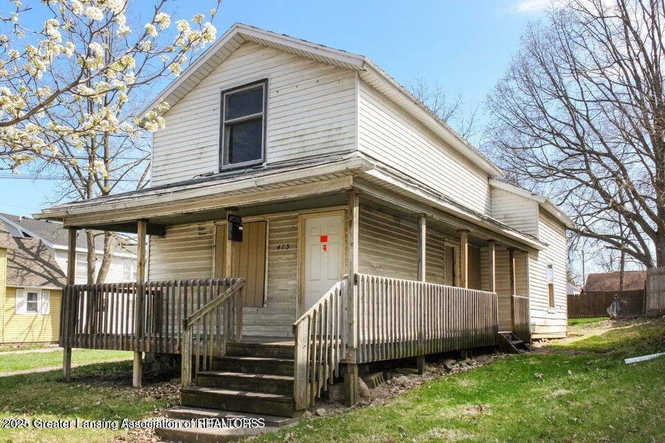 Property Photo: 413 W Oakland Avenue MI 48906