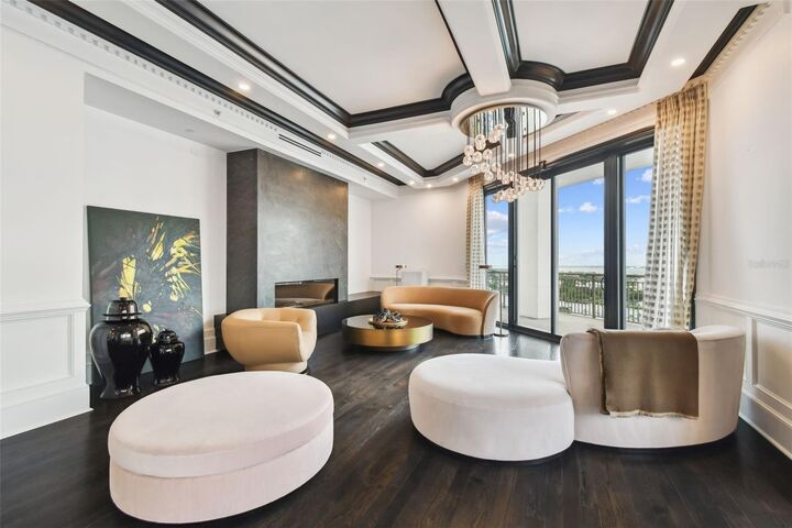Property Photo: 450 Knights Run Avenue 2004 FL 33602