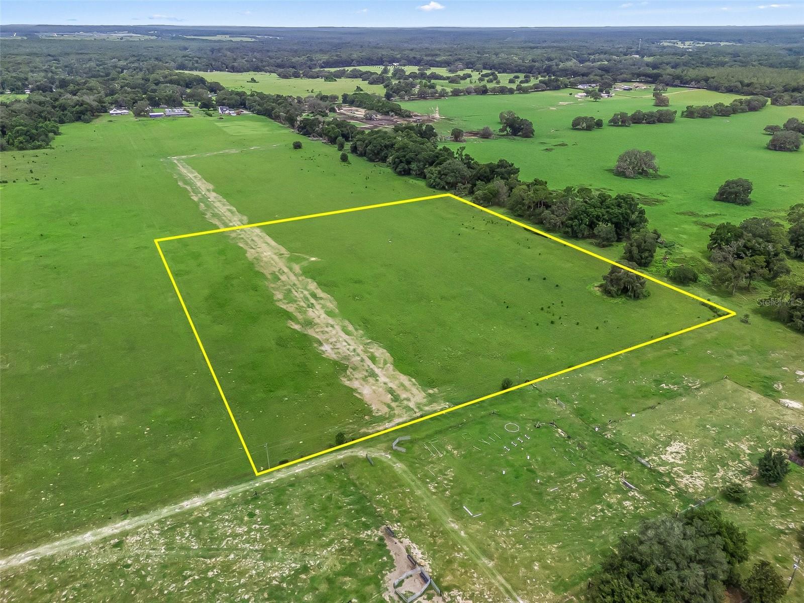 Property Photo: Cr 635 FL 33513