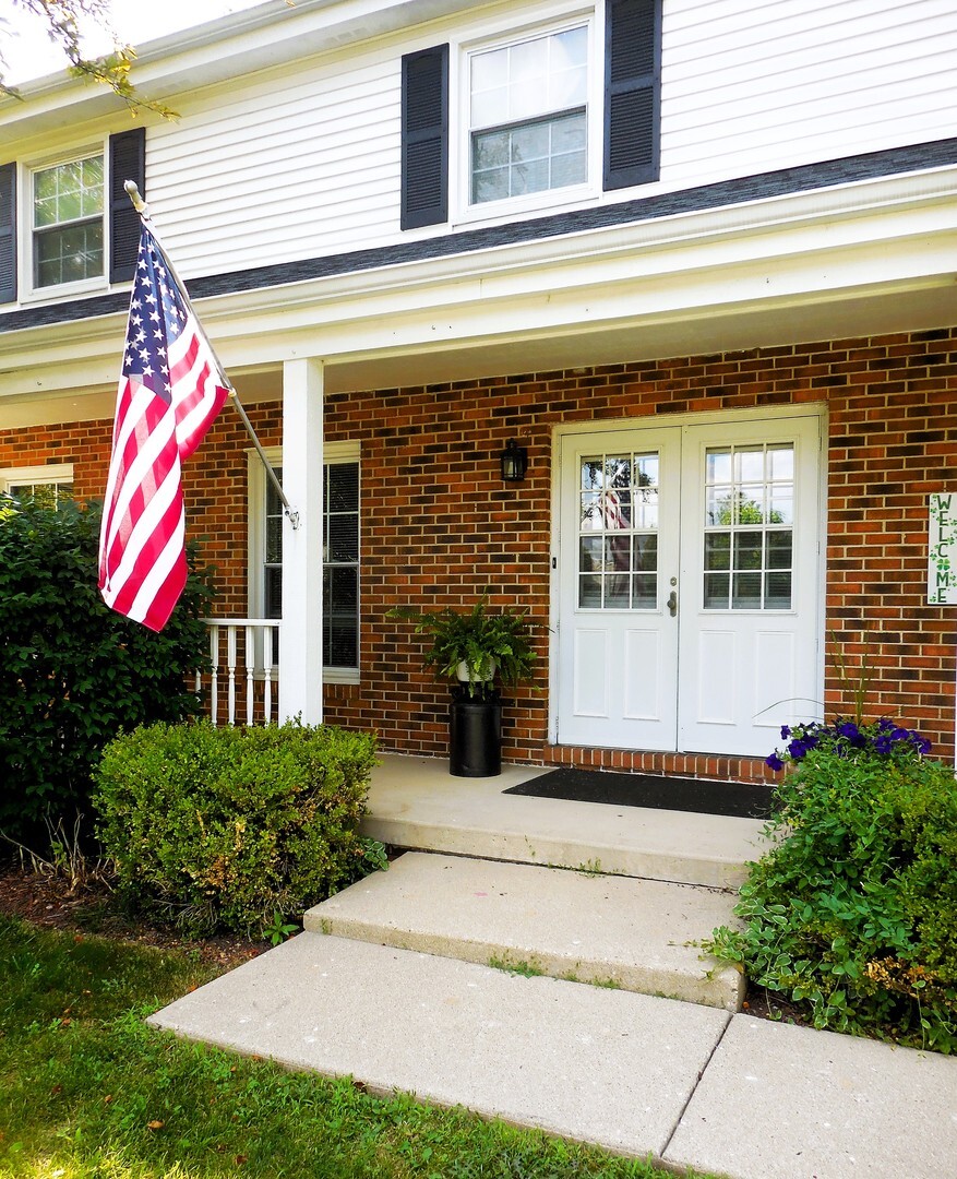 Property Photo: 1934 Manor Lane IL 60060