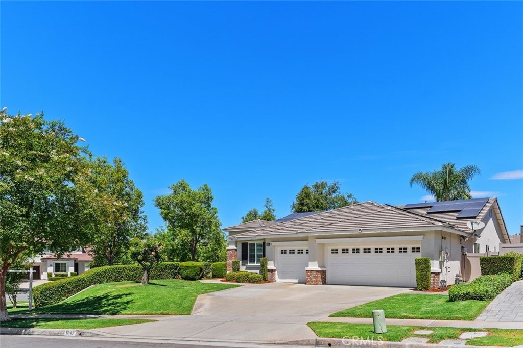 Property Photo: 1647 Naranjo Court CA 92374