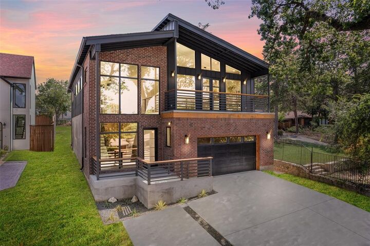 Photo de la propriété: 3110 W Jefferson Boulevard TX 75211