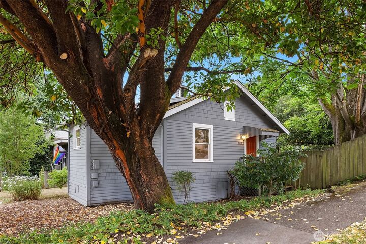 9559  College Way N  Seattle WA 98103 photo