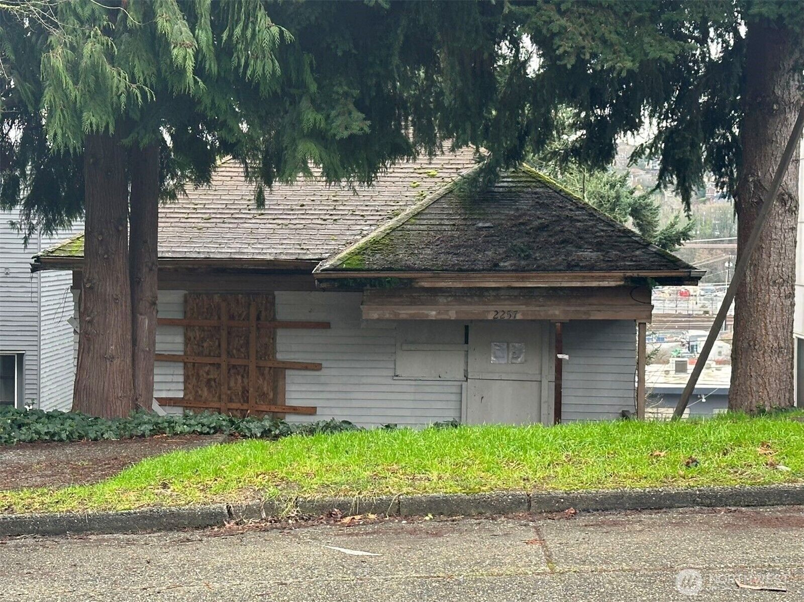 Property Photo:  2257  14th Avenue W  WA 98119 