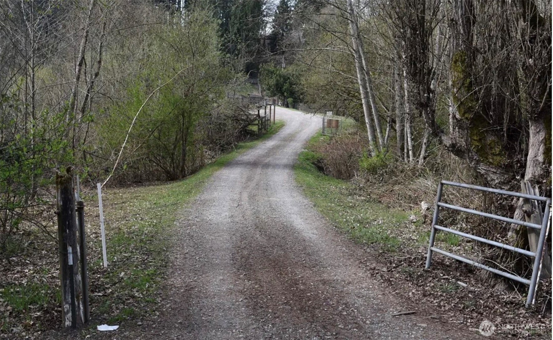 Property Photo: 20207 Bothell Way NE WA 98011