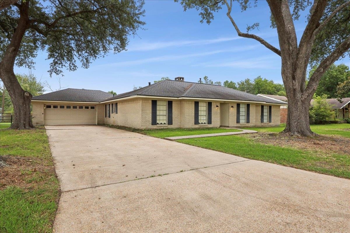 Property Photo: 2012 Melwood TX 77630