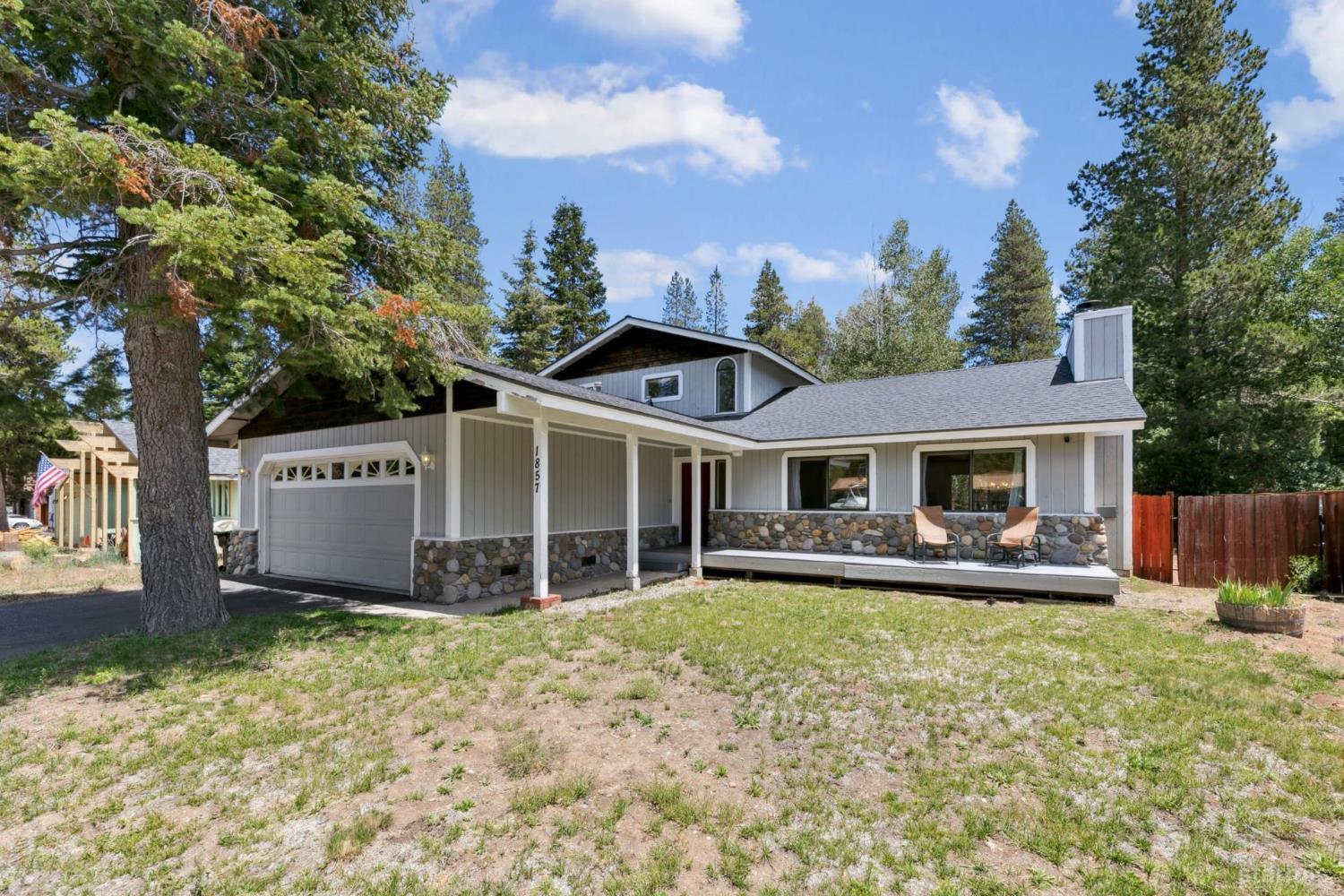Property Photo: 1857 Bakersfield Street CA 96150