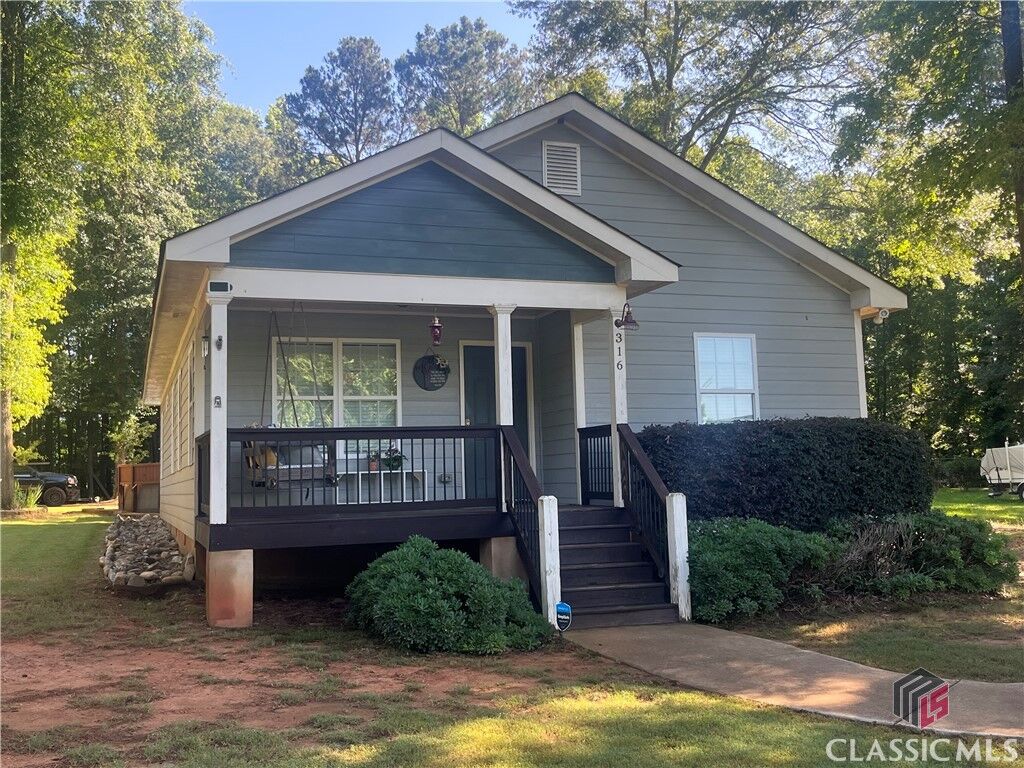 Property Photo:  316 Live Oak Lane  GA 30629 