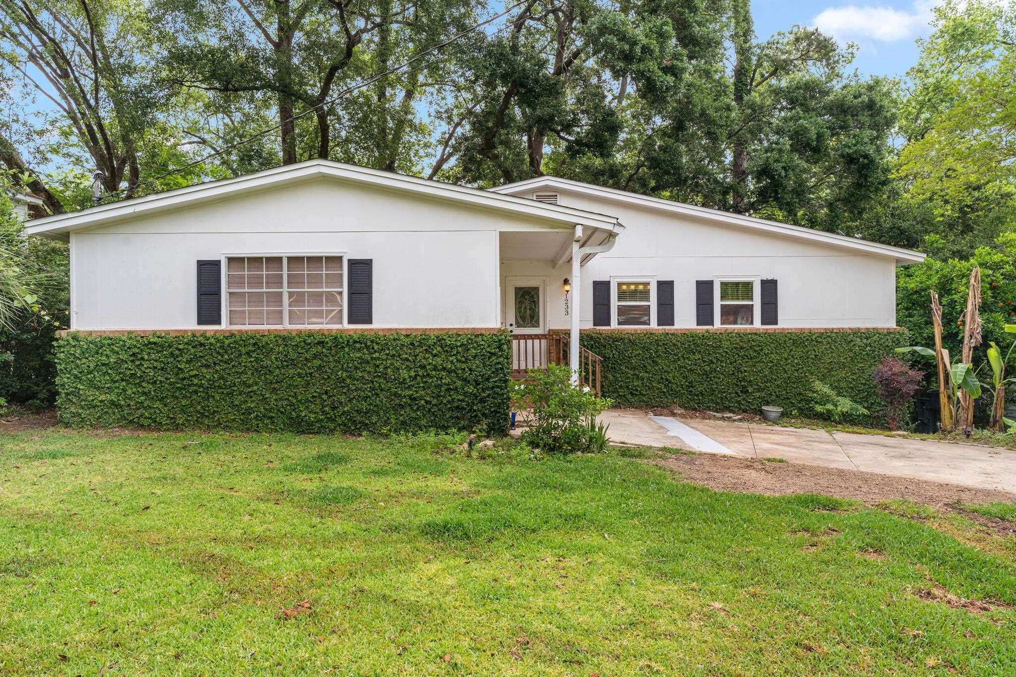 Property Photo: 1233 Talbot Avenue FL 32308