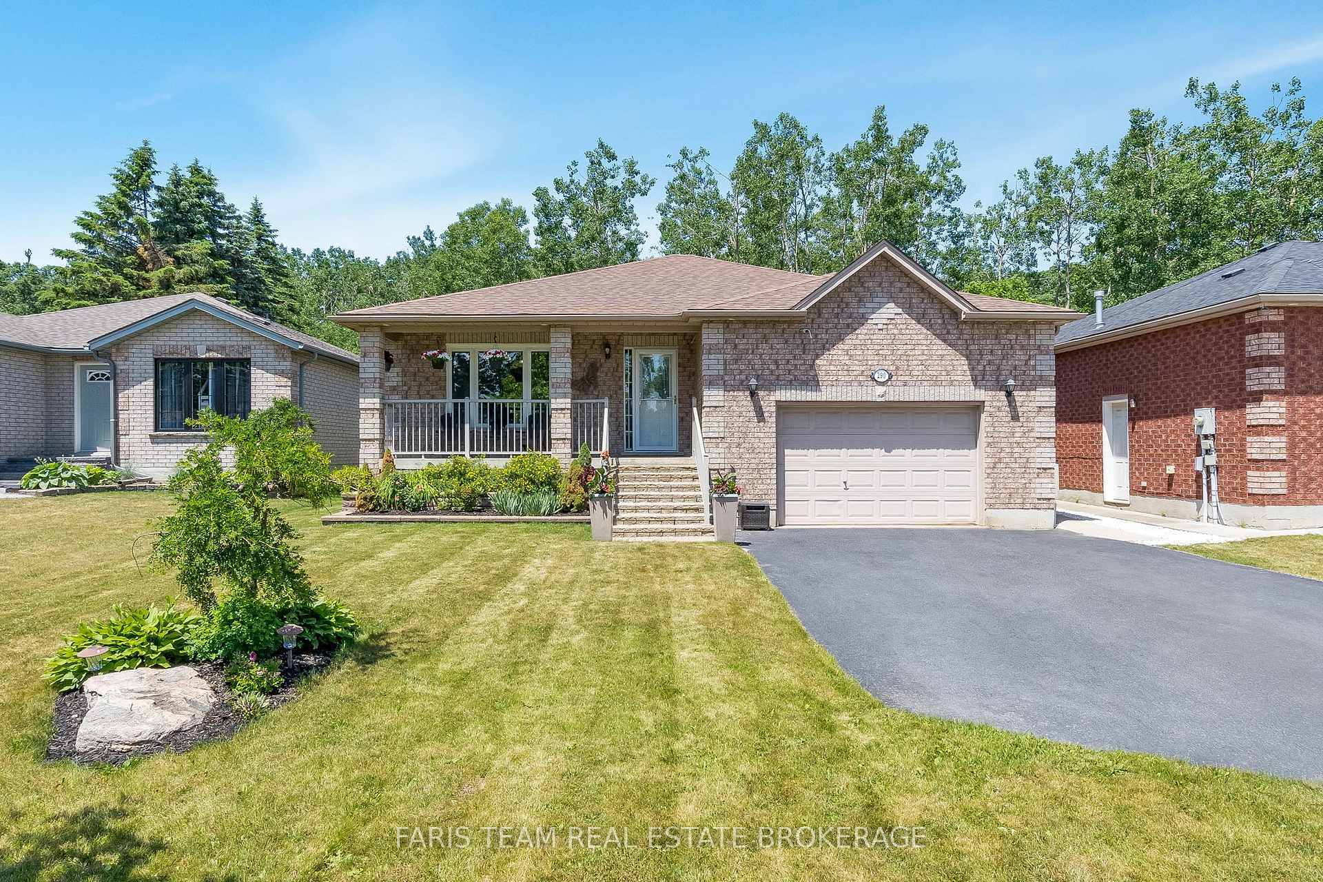 Property Photo: 290 Edgehill Drive ON L4N 9X4