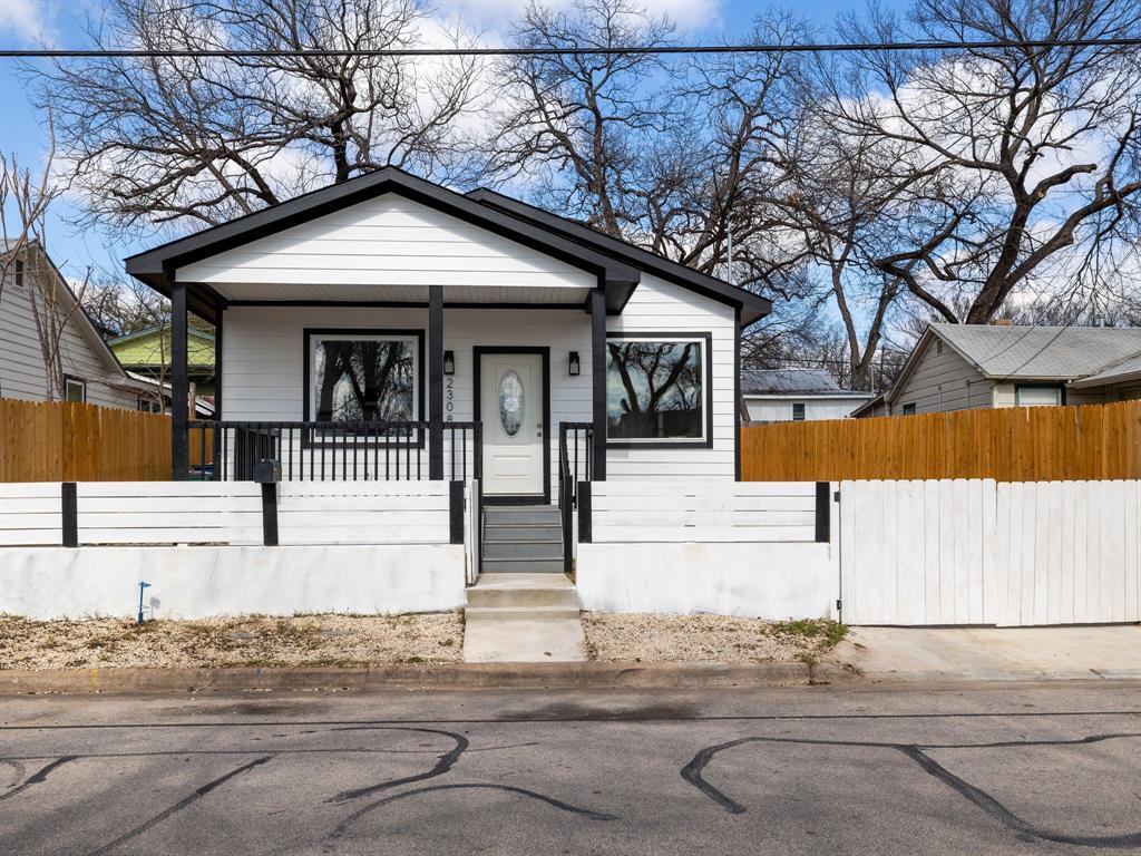 Property Photo: 2308 Santa Maria Street TX 78702